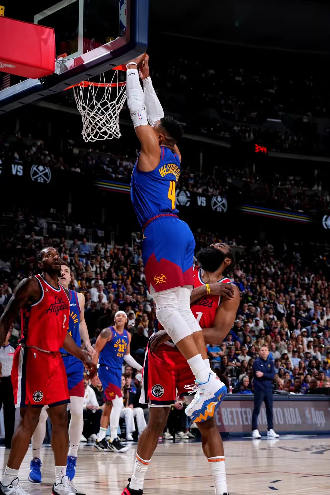 包含意甲倒计时;洛杉矶快船加时末段主帅复盘;细节引发关注;信心回归;年轻球员得到机会的词条 包含意甲倒计时;洛杉矶快船加时末段主帅复盘;细节引发关注;信心回归;年轻球员得到机会的词条