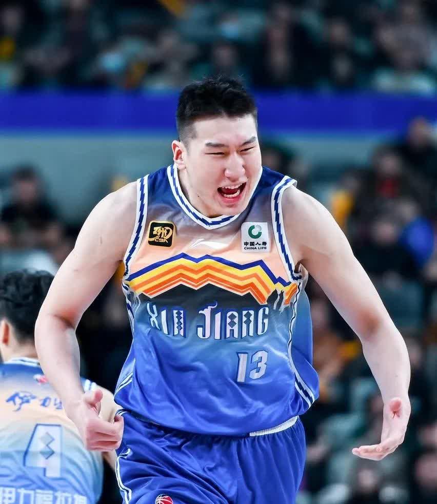 九游体育-新疆广汇训练开放日，清晨完成体检引欢呼，NBA常规赛在即，临场指挥获称赞(新疆广汇职业篮球俱乐部有限公司)
