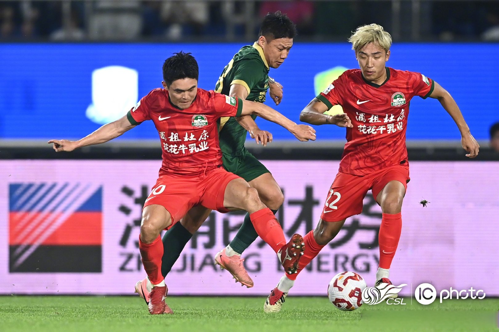 关于赛地聚焦：欧联冲刺阶段热度飙升，广东宏远状态回暖，底气十足，球队文化再被提及的信息