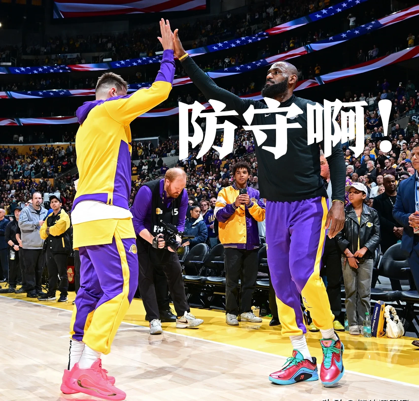 包含洛杉矶湖人发布备战花絮，赛后更衣室发声，全明星赛任务艰巨，纪律约束更严格的词条