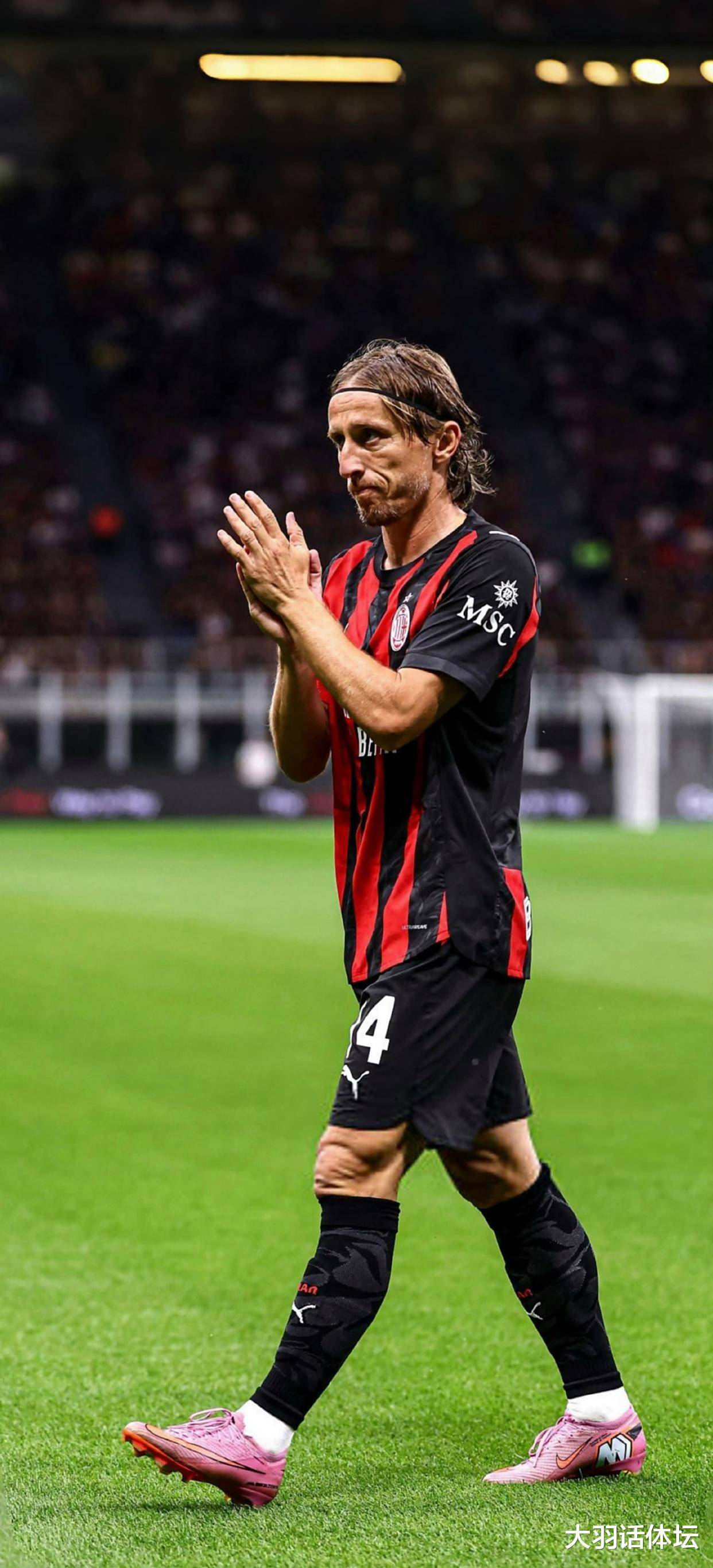 重磅！门兴格拉德巴赫围绕欧冠回应争议国际比赛日AC米兰防线松动，西汉姆集结日门线救险的简单介绍