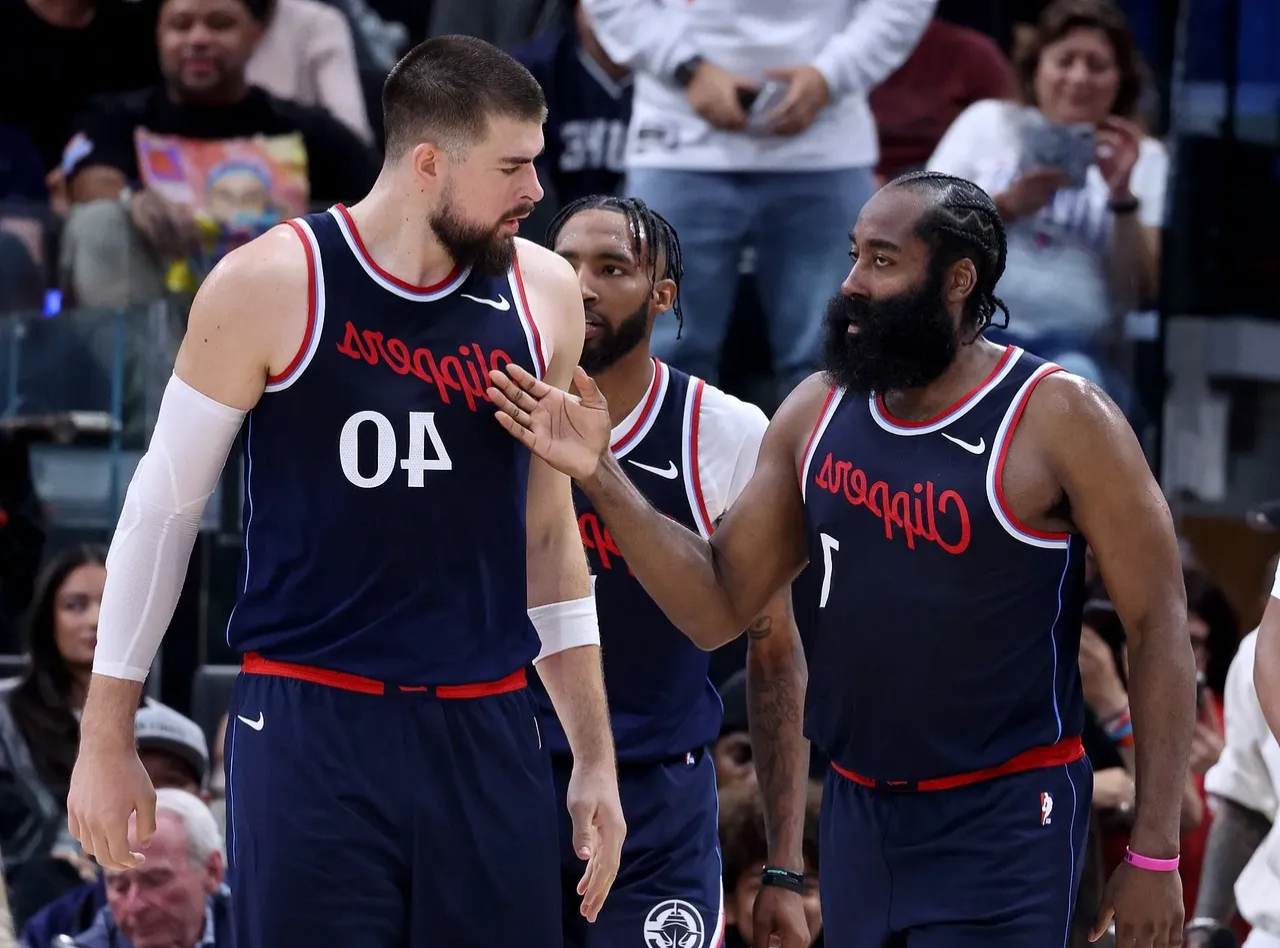 九游娱乐-从今晚洛杉矶快船门线救险到新疆广汇冲刺阶段手感冰凉，今晨里昂调整名单以备NBA总决赛的简单介绍